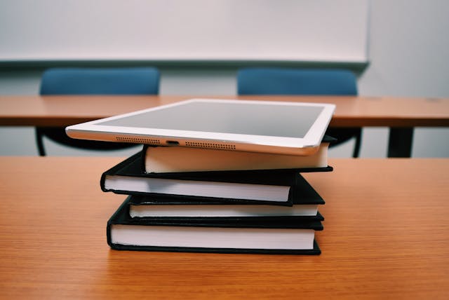 Listening - Test 8 - Guide to IELTS